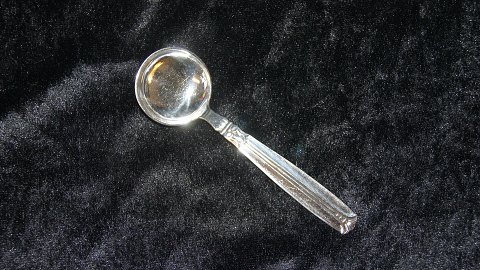 Bouillon spoon / Marmalade spoon, Major Sølvplet cutlery
Producer: A.P. Berg formerly C. Fogh
Length 13 cm.