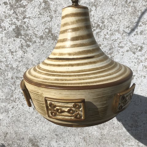 Søholm
Keramik
Loft lampe
*500Kr