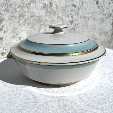 Royal Copenhagen
Dybbøl
Serving bowl with handle
#882 / 9575
*DKK 500
