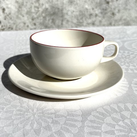 Royal Copenhagen
Red top (Red line)
Coffee cup
*DKK 60