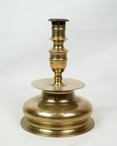 Baroque bell stand, brass, Denmark, 18th century
Great condition
