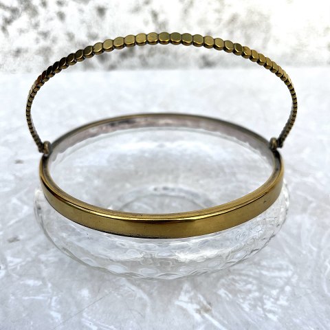 Glass sugar bowl with metal handle
*DKK 150