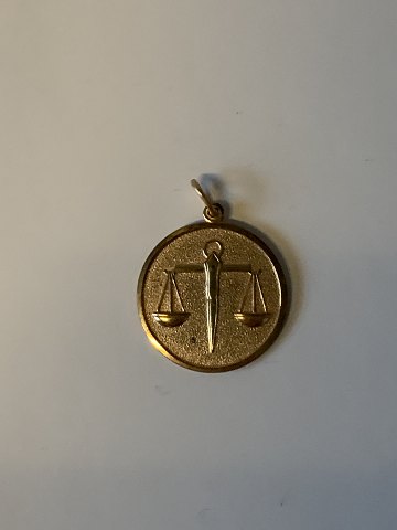 Pendant Weight in 8 carat Gold
Stamped 333
Height 23.19 cm approx
Thickness 1.29 mm