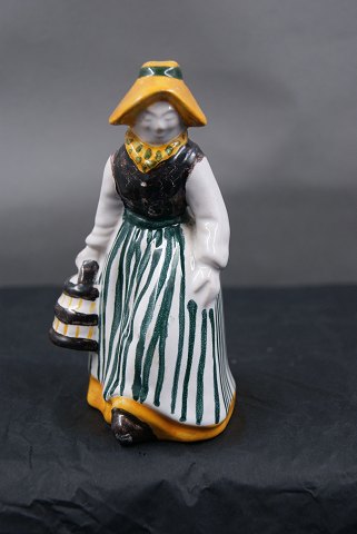 Michael Andersen Danish pottery from Bornholm. Fisherwife with basket