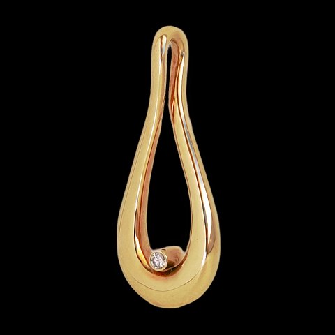 Ole Lynggaard; Pendant in 14k gold set with a diamond