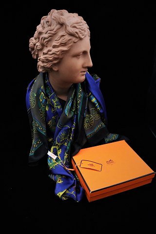 Original Vintage Hermés silk scarf, extra long and in great colors with a 
classic horse motif...