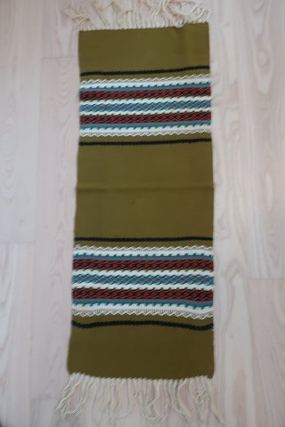 An old table cloth handwoven
Made of wool
93cm x 35cm
In a good condition