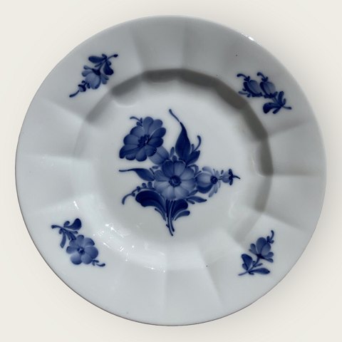 Royal Copenhagen
Angular blue flower
The side plate
#10/ 8518
*DKK 75