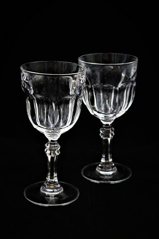 6 fine red wine glasses in crystal glass with fine classic grinding.