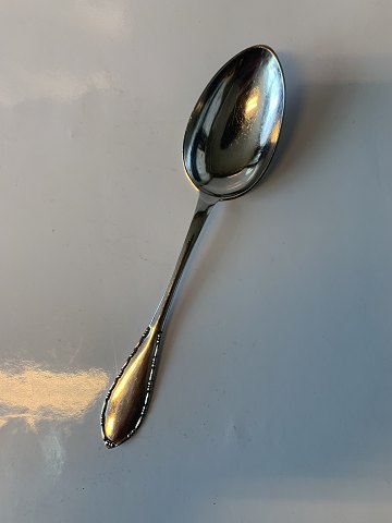 Dinner spoon New Perle Series 5900, (Perlekant Cohr) Danish silver cutlery
Fredericia silver
Length cm. 21 cm