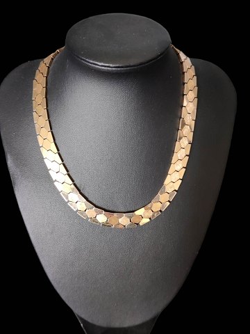 Beautiful LARGE 14 carat gold necklace. 50g. Bicelle) beehive pattern by 
goldsmith Ove Fogh Pedersen. 44 cm long,