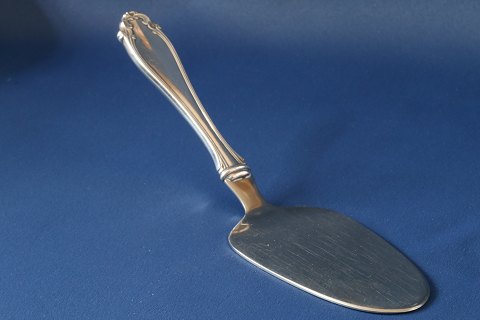 Cake spatula in 3-tower silver, Elisabeth silver. Fluted motif.