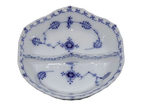 Blue Fluted Full Lace
Small divided tray