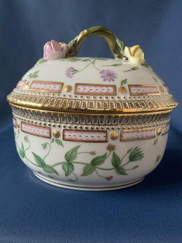 Flora Danica small terrine/sugar bowl, 1st assortment, cover No. 3582
SOLD