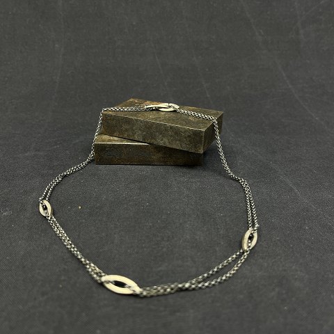 Modern necklace with angular links