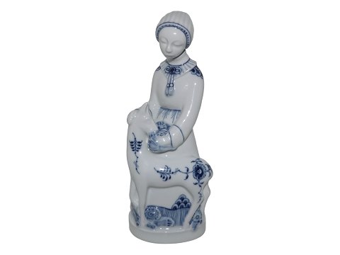 Blue Fluted
Large lady figurine