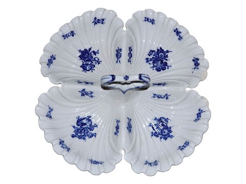 Blue Flower
Divided dish from around 1800