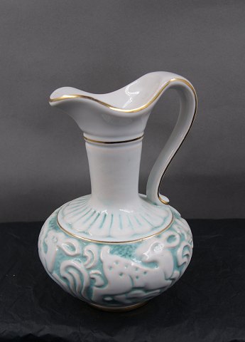 Michael Andersen ceramics, Bornholm. Nice and well-maintained jug with handle and gold edges No 5364