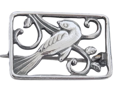 Hingelberg  silver
Small square brooch with bird from 1940-1960