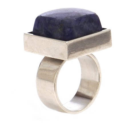 Hans Hansen sterlingsølv ring i stelringsølv mned 
lapis lazuli. Ringstr. 57