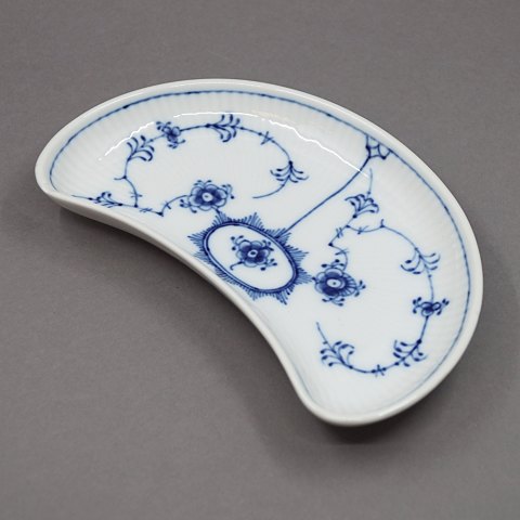 Royal Copenhagen, blue fluted porcelain; A small dish #154