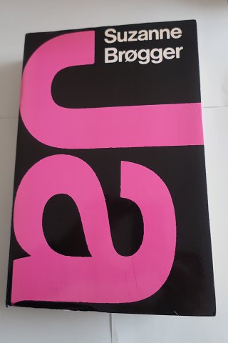 Ja
Af Suzanne Brøgger
Forlag Rhodos
1984
Sideantal 398