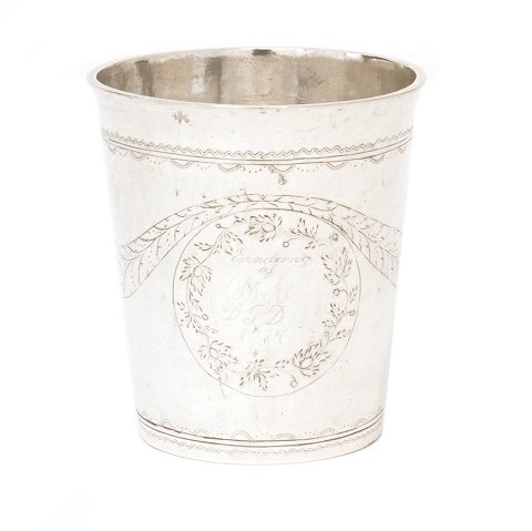 Grosser Silberbecher von Frederik Ludvig 
Christopher Hogrefe, Vejle, 1804-26. H: 10cm