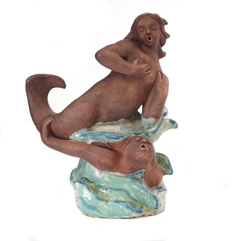 Georg Thylstrup, 1884-1930, Figurengruppe aus 
Steinzeug 1920er Jahre. Signiert. H: 34cm