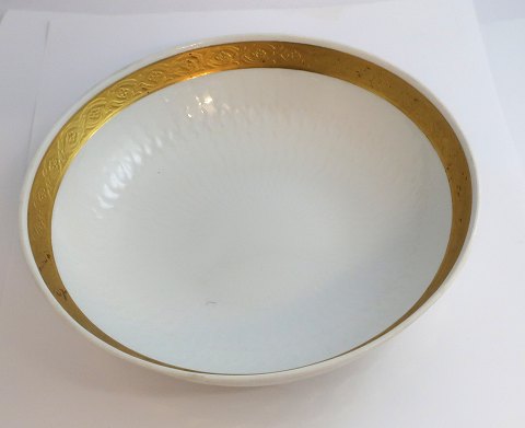 Royal Copenhagen. Vifte med guld. Rund skål. Model 11526. Diameter 22,5 cm. Højde 6 cm. (1 sortering)