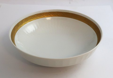 Royal Copenhagen. Vifte med guld. Rund skål. Model 11525. Diameter 17,5 cm. Højde 4,7 cm. (1 sortering)