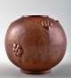Arne Bang. Keramik vase. Stemplet AB 212.
