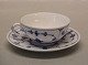 Kongelig Dansk Porcelæn Musselmalet  077-1 Kaffekop 3.5 x 7.5 cm, halvtynd og 
underkop 11.5 cm
