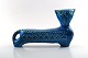Bitossi, Rimini-blå kattefigur i keramik, designet af Aldo Londi.
Stemplet.