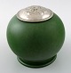 Gunnar Nylund, Rörstrand Art Deco "Plano" vase i keramik med skønvirke låg i 
tin.