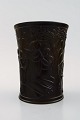 Bæger/vase, designet af Just Andersen. 
