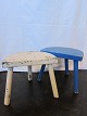 Stool made of wood
Old, white or blue
Good as an extra seat, as decoration or for the 
pot plants
H: 28,5cm, L: 33,5cm, D: 21,5cm