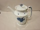 Royal Copenhagen, Blue Flower, Angular
Coffee pot, 2. grade
RC-nr. 8502
We have a good choice of Blue Flower
Please contact us for further information