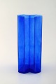 Bertil Vallien, Kosta Boda, serien Mosaik, vase af blåt kunstglas. 
