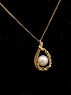 18 karat guld halskæde og perle vedhæng