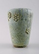 Arne Bang. Pottery vase. Stamped AB 215.
Beautiful glaze in bluish shades.