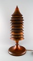 Sunray Tricity: Table lamp of copper with ten shades.