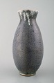 Richard Uhlemeyer, German ceramist.
Ceramic Vase, beautiful crackled glaze in shades of gray.
