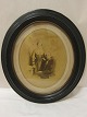 Ramme af papmaches med gammelt foto
Antik smuk, oval ramme inkl. gammelt foto. 
Ca. år  1900-tallet
H: 40 cm
B: 36 cm
God stand