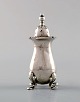 English pepper shaker in silver. Late 19th century. From large private 
collection.
