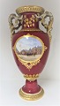 Lundin Antique 
presents: 
Royal 
Copenhagen. 
Large vase. 
Height 43 cm. 
Produced before 
1923. (1 
quality)