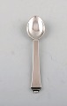 Georg Jensen "Pyramid" coffee spoon in sterling silver. Dated 1933-44. Seven 
pieces in stock.