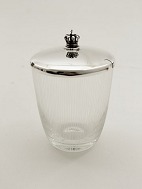E Dragsted marmeladekrukke af glas med slebne striber, låg sterling (925s) med krone formet knob
