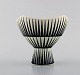 Liisa Hallamaa Larsen for Arabia. Unique vase in glazed stoneware with striped 
decoration. Finnish design, 1960