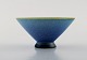 Sven Wejsfelt for Gustavsberg Studio Hand. Unika skål på fod i glaseret keramik. 
Dateret 2005. Smuk glasur i blå nuancer.
