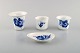 Tre "Blå Blomst" vaser og lille skål fra Royal Copenhagen. 
